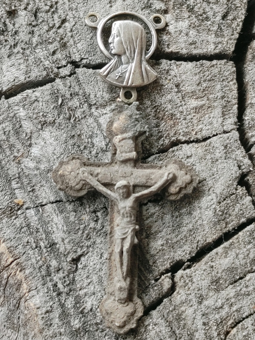 RosaryBeadCrossAndPendant.jpg