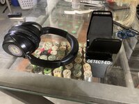 FS detect Ed arm cuff and wireless headphones equinox 600-800