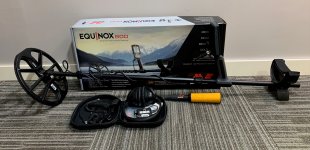 Minelab Equinox 800 Metal Detector - Excellent Condition, Full Accessories**